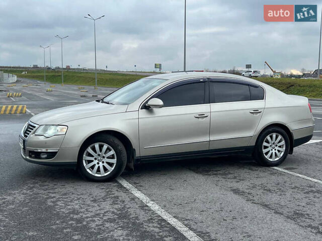 Бежевый Фольксваген Пассат, объемом двигателя 2 л и пробегом 290 тыс. км за 6900 $, фото 5 на Automoto.ua