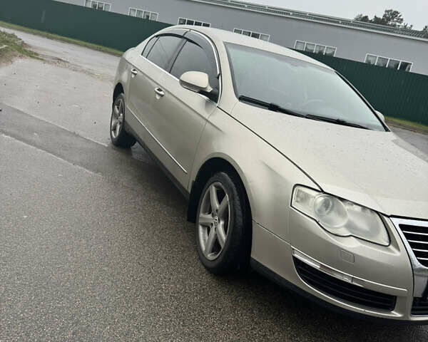Бежевый Фольксваген Пассат, объемом двигателя 1.97 л и пробегом 327 тыс. км за 6200 $, фото 1 на Automoto.ua