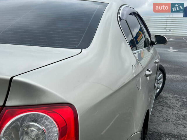 Бежевый Фольксваген Пассат, объемом двигателя 2 л и пробегом 290 тыс. км за 6900 $, фото 9 на Automoto.ua