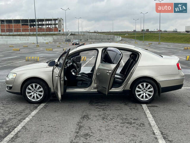 Бежевый Фольксваген Пассат, объемом двигателя 2 л и пробегом 290 тыс. км за 6900 $, фото 35 на Automoto.ua