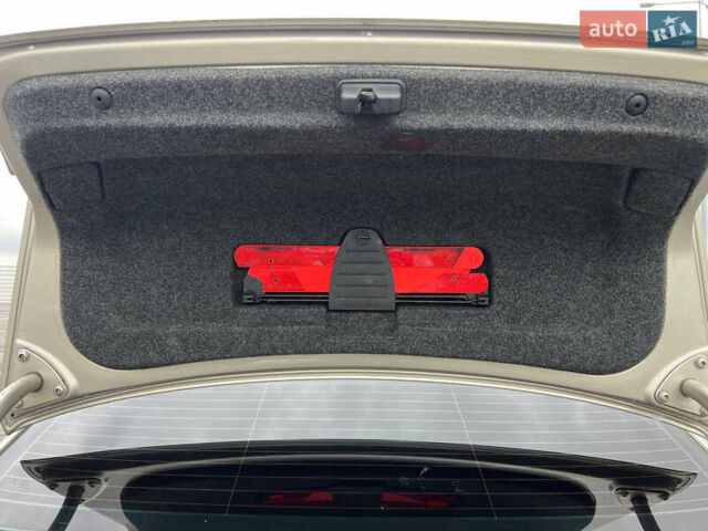 Бежевый Фольксваген Пассат, объемом двигателя 2 л и пробегом 290 тыс. км за 6900 $, фото 45 на Automoto.ua