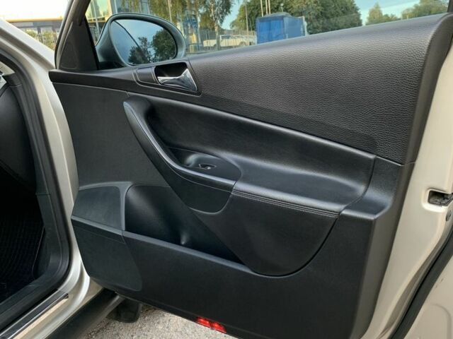 Бежевый Фольксваген Пассат, объемом двигателя 2 л и пробегом 275 тыс. км за 8000 $, фото 13 на Automoto.ua