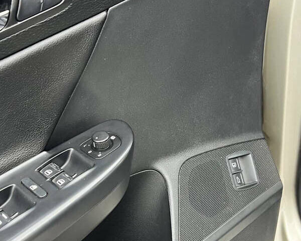 Бежевый Фольксваген Пассат, объемом двигателя 1.98 л и пробегом 292 тыс. км за 7200 $, фото 7 на Automoto.ua