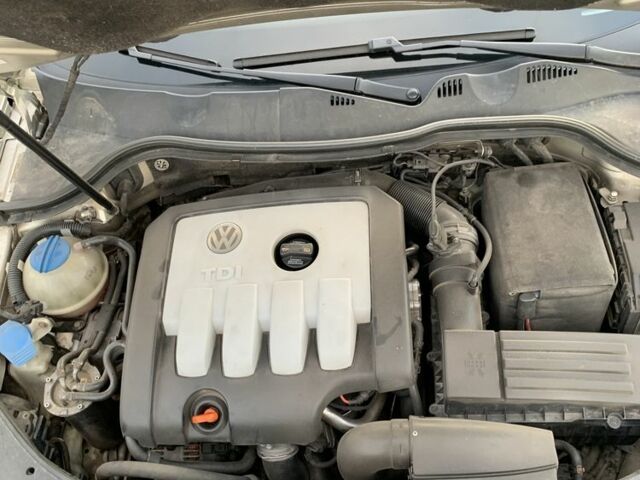 Бежевый Фольксваген Пассат, объемом двигателя 2 л и пробегом 275 тыс. км за 8000 $, фото 15 на Automoto.ua