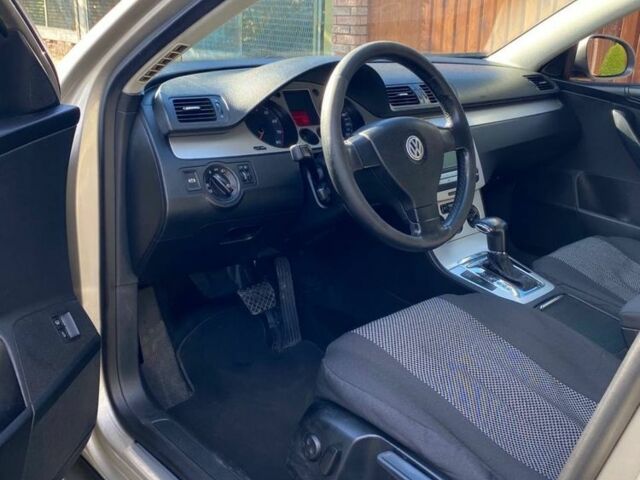 Бежевый Фольксваген Пассат, объемом двигателя 1.8 л и пробегом 250 тыс. км за 5200 $, фото 5 на Automoto.ua