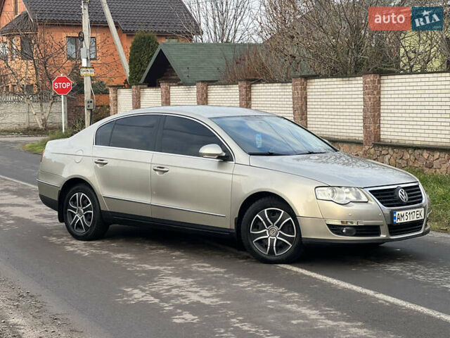 Бежевый Фольксваген Пассат, объемом двигателя 1.8 л и пробегом 254 тыс. км за 5200 $, фото 1 на Automoto.ua