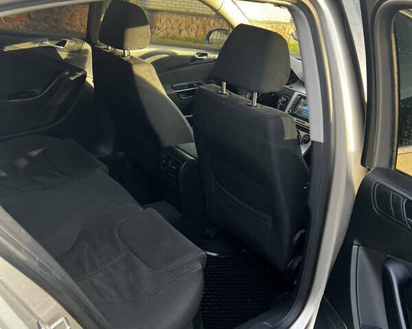 Бежевый Фольксваген Пассат, объемом двигателя 1.8 л и пробегом 254 тыс. км за 5200 $, фото 15 на Automoto.ua