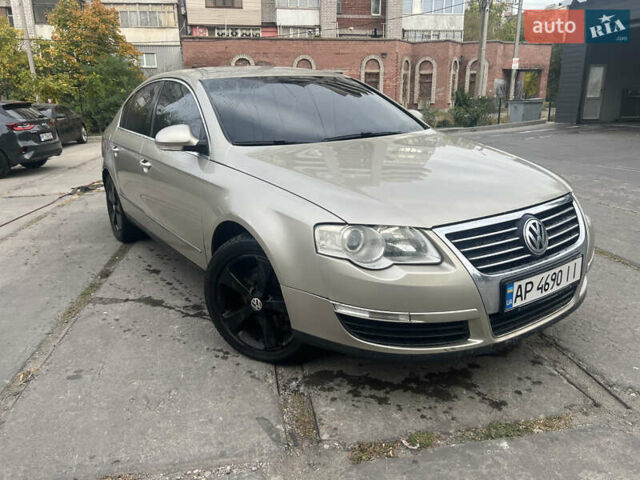 Бежевий Фольксваген Пассат, об'ємом двигуна 1.8 л та пробігом 290 тис. км за 5500 $, фото 7 на Automoto.ua