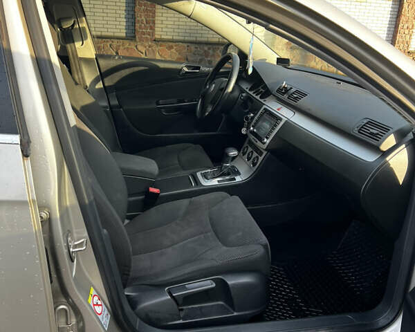 Бежевый Фольксваген Пассат, объемом двигателя 1.8 л и пробегом 254 тыс. км за 5200 $, фото 14 на Automoto.ua