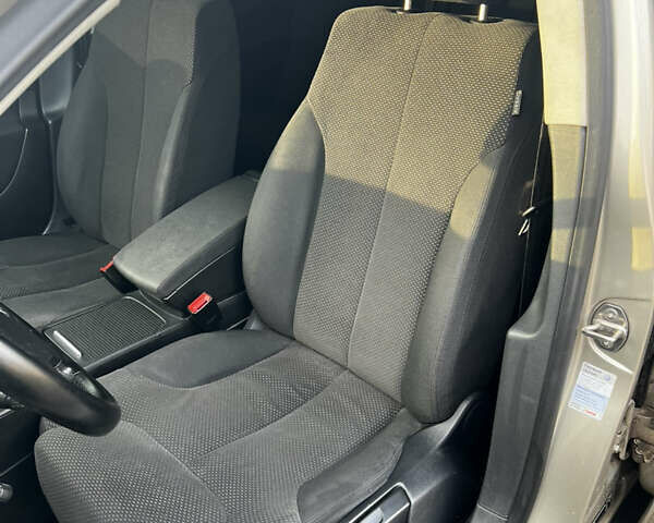 Бежевый Фольксваген Пассат, объемом двигателя 1.8 л и пробегом 254 тыс. км за 5200 $, фото 9 на Automoto.ua