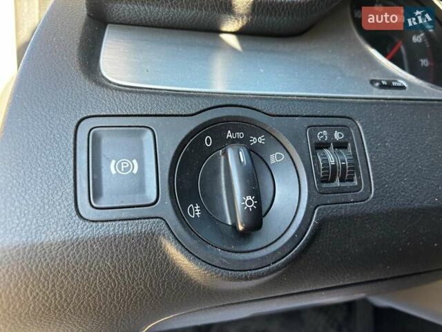 Бежевий Фольксваген Пассат, об'ємом двигуна 1.8 л та пробігом 290 тис. км за 5990 $, фото 16 на Automoto.ua