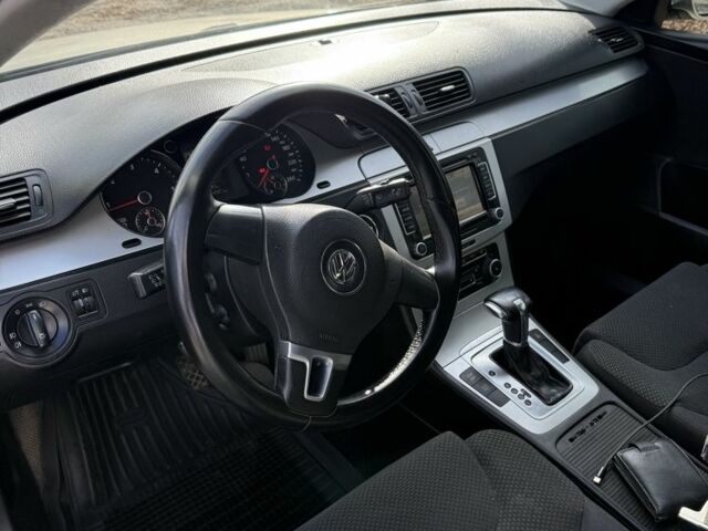 Бежевый Фольксваген Пассат, объемом двигателя 2 л и пробегом 350 тыс. км за 6900 $, фото 4 на Automoto.ua