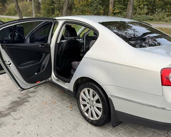 Бежевый Фольксваген Пассат, объемом двигателя 1.97 л и пробегом 260 тыс. км за 10200 $, фото 12 на Automoto.ua