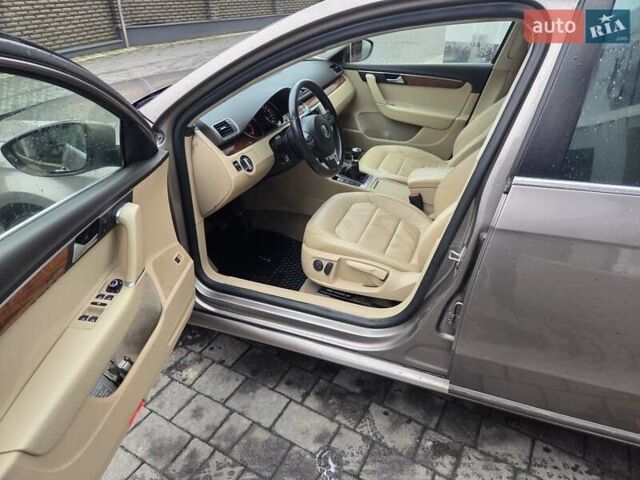 Бежевый Фольксваген Пассат, объемом двигателя 2 л и пробегом 321 тыс. км за 9800 $, фото 8 на Automoto.ua