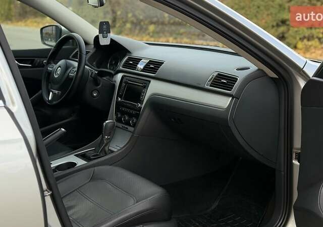 Фольксваген Пассат 2012 в Белой Церкве на Automoto.ua Бежевый Фольксваген Пассат, объемом двигателя 2.5 л и пробегом 210 тыс. км за 9850 $, фото 25 на Automoto.ua