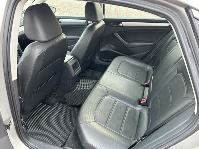 Бежевий Фольксваген Пассат, об'ємом двигуна 2.5 л та пробігом 300 тис. км за 4650 $, фото 9 на Automoto.ua