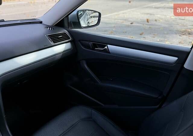 Фольксваген Пассат 2012 в Белой Церкве на Automoto.ua Бежевый Фольксваген Пассат, объемом двигателя 2.5 л и пробегом 210 тыс. км за 9850 $, фото 22 на Automoto.ua