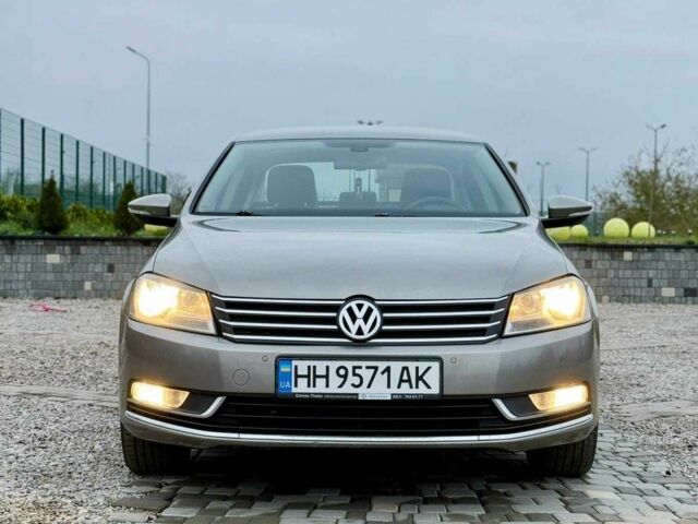 Бежевый Фольксваген Пассат, объемом двигателя 1.8 л и пробегом 176 тыс. км за 6999 $, фото 2 на Automoto.ua