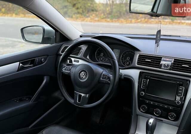 Фольксваген Пассат 2012 в Белой Церкве на Automoto.ua Бежевый Фольксваген Пассат, объемом двигателя 2.5 л и пробегом 210 тыс. км за 9850 $, фото 21 на Automoto.ua
