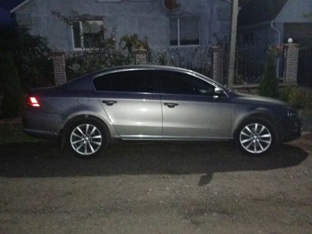 Фольксваген Пассат 2012 в Корсунь-Шевченковском на Automoto.ua Бежевый Фольксваген Пассат, объемом двигателя 2 л и пробегом 215 тыс. км за 13000 $, фото 1 на Automoto.ua