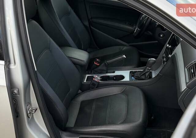 Фольксваген Пассат 2012 в Белой Церкве на Automoto.ua Бежевый Фольксваген Пассат, объемом двигателя 2.5 л и пробегом 210 тыс. км за 9850 $, фото 26 на Automoto.ua