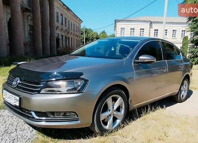 Бежевый Фольксваген Пассат, объемом двигателя 1.8 л и пробегом 149 тыс. км за 10000 $, фото 20 на Automoto.ua