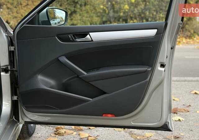 Фольксваген Пассат 2012 в Белой Церкве на Automoto.ua Бежевый Фольксваген Пассат, объемом двигателя 2.5 л и пробегом 210 тыс. км за 9850 $, фото 33 на Automoto.ua