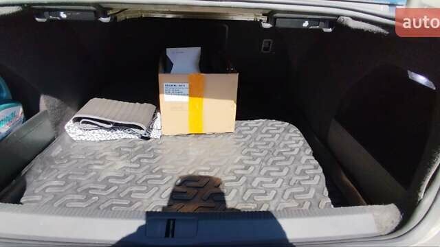 Бежевый Фольксваген Пассат, объемом двигателя 1.8 л и пробегом 149 тыс. км за 10000 $, фото 7 на Automoto.ua