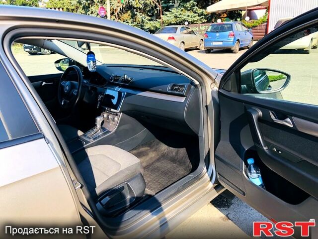 Бежевый Фольксваген Пассат, объемом двигателя 2 л и пробегом 198 тыс. км за 9000 $, фото 5 на Automoto.ua