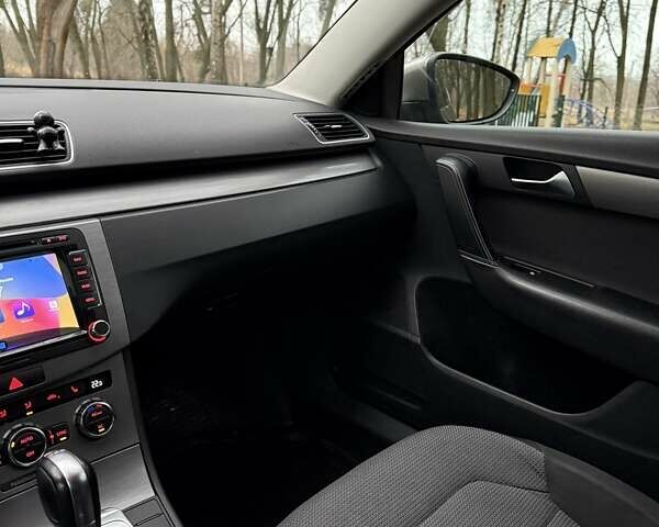 Бежевый Фольксваген Пассат, объемом двигателя 1.97 л и пробегом 214 тыс. км за 9700 $, фото 20 на Automoto.ua