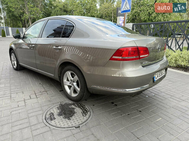Бежевий Фольксваген Пассат, об'ємом двигуна 1.8 л та пробігом 247 тис. км за 11000 $, фото 8 на Automoto.ua