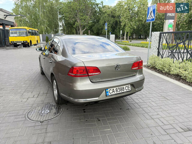 Бежевий Фольксваген Пассат, об'ємом двигуна 1.8 л та пробігом 247 тис. км за 11000 $, фото 9 на Automoto.ua