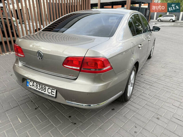 Бежевий Фольксваген Пассат, об'ємом двигуна 1.8 л та пробігом 247 тис. км за 11000 $, фото 11 на Automoto.ua