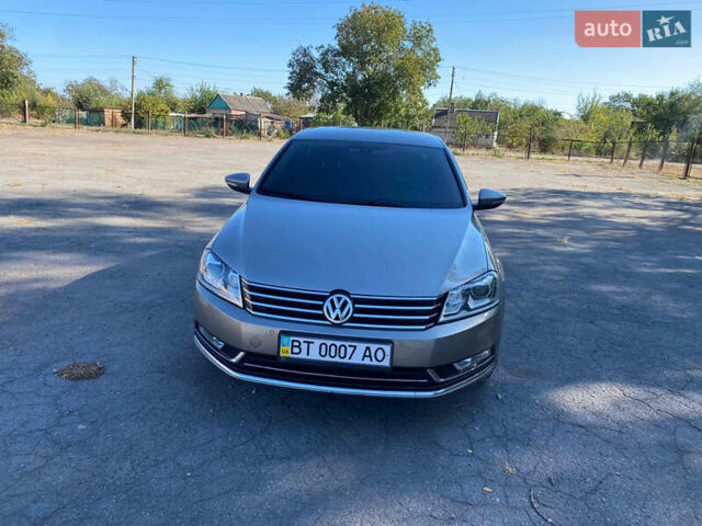 Бежевый Фольксваген Пассат, объемом двигателя 1.8 л и пробегом 270 тыс. км за 11500 $, фото 1 на Automoto.ua