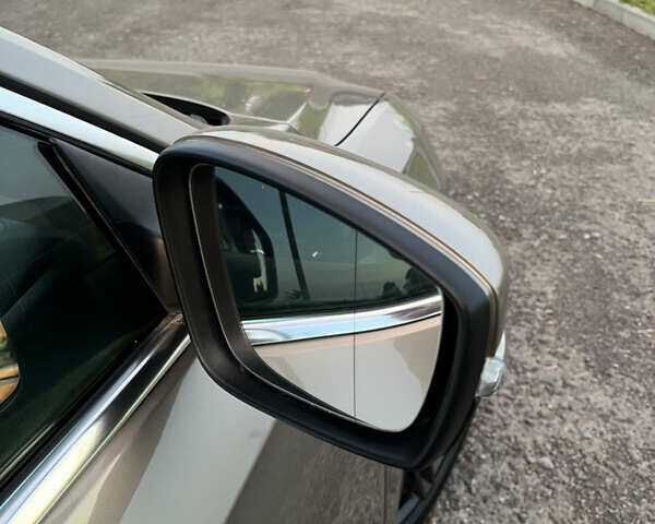 Бежевый Фольксваген Пассат, объемом двигателя 2 л и пробегом 145 тыс. км за 12000 $, фото 9 на Automoto.ua