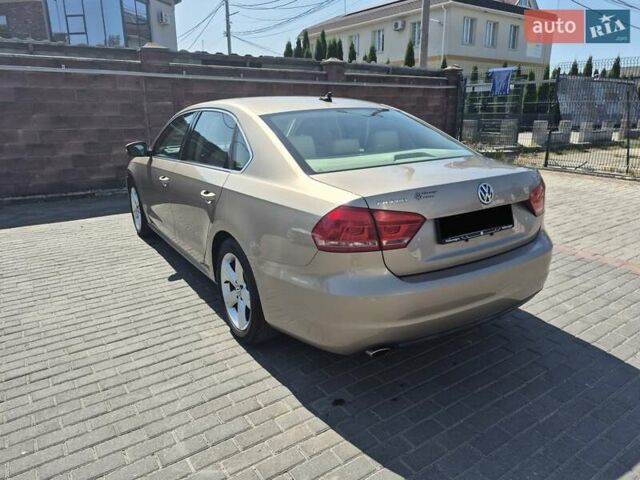 Бежевый Фольксваген Пассат, объемом двигателя 1.8 л и пробегом 220 тыс. км за 10500 $, фото 1 на Automoto.ua
