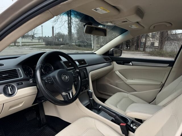 Бежевый Фольксваген Пассат, объемом двигателя 1.8 л и пробегом 280 тыс. км за 9900 $, фото 11 на Automoto.ua