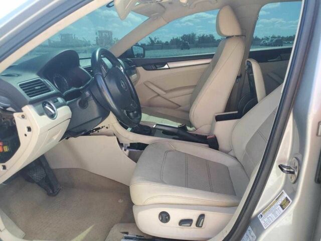 Бежевый Фольксваген Пассат, объемом двигателя 2 л и пробегом 178 тыс. км за 8999 $, фото 7 на Automoto.ua