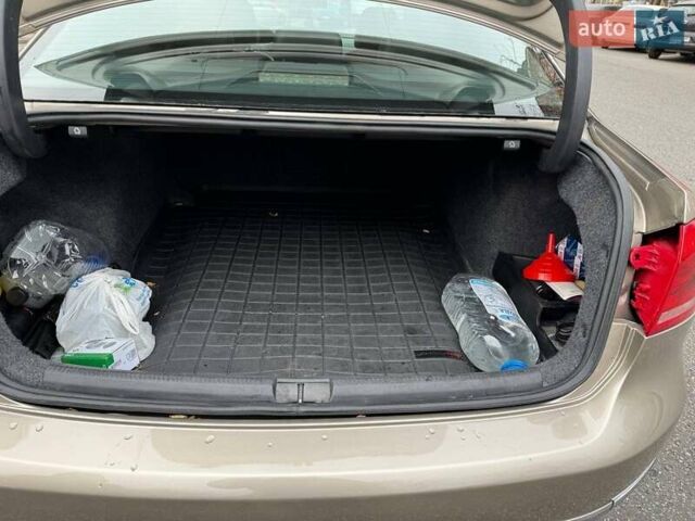 Бежевый Фольксваген Пассат, объемом двигателя 2 л и пробегом 220 тыс. км за 13400 $, фото 7 на Automoto.ua