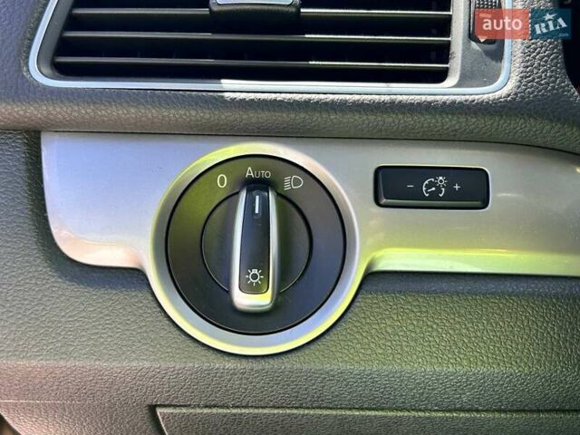 Бежевый Фольксваген Пассат, объемом двигателя 1.8 л и пробегом 172 тыс. км за 10200 $, фото 17 на Automoto.ua