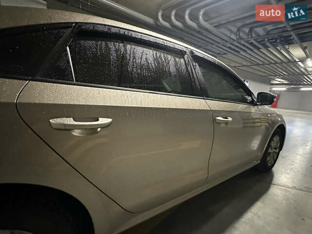 Бежевый Фольксваген Пассат, объемом двигателя 1.8 л и пробегом 256 тыс. км за 7600 $, фото 4 на Automoto.ua