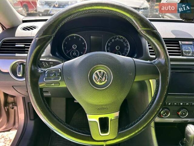 Бежевый Фольксваген Пассат, объемом двигателя 1.8 л и пробегом 172 тыс. км за 10200 $, фото 18 на Automoto.ua