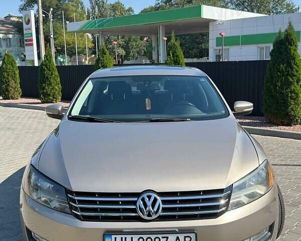 Бежевый Фольксваген Пассат, объемом двигателя 2 л и пробегом 220 тыс. км за 13400 $, фото 8 на Automoto.ua