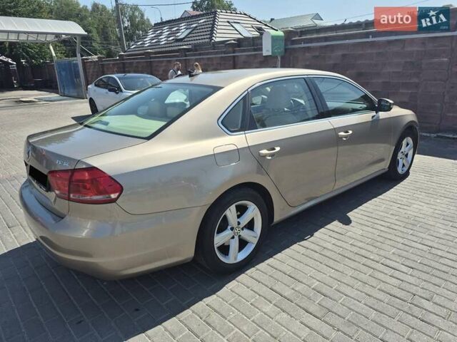 Бежевый Фольксваген Пассат, объемом двигателя 1.8 л и пробегом 220 тыс. км за 10500 $, фото 2 на Automoto.ua