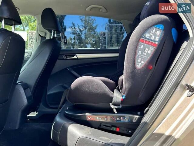 Бежевый Фольксваген Пассат, объемом двигателя 1.8 л и пробегом 172 тыс. км за 10200 $, фото 27 на Automoto.ua