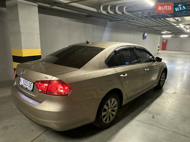 Бежевый Фольксваген Пассат, объемом двигателя 1.8 л и пробегом 256 тыс. км за 7600 $, фото 5 на Automoto.ua