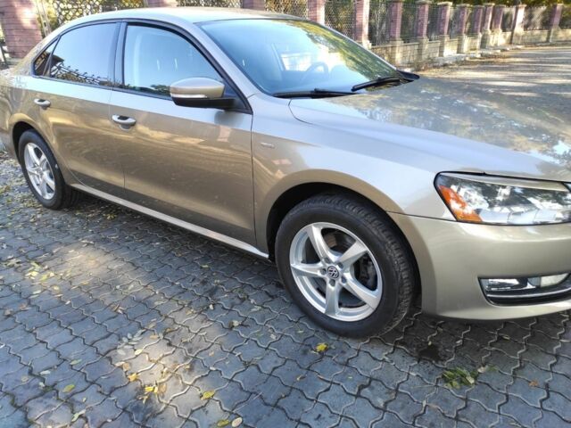 Бежевый Фольксваген Пассат, объемом двигателя 1.8 л и пробегом 212 тыс. км за 8000 $, фото 4 на Automoto.ua