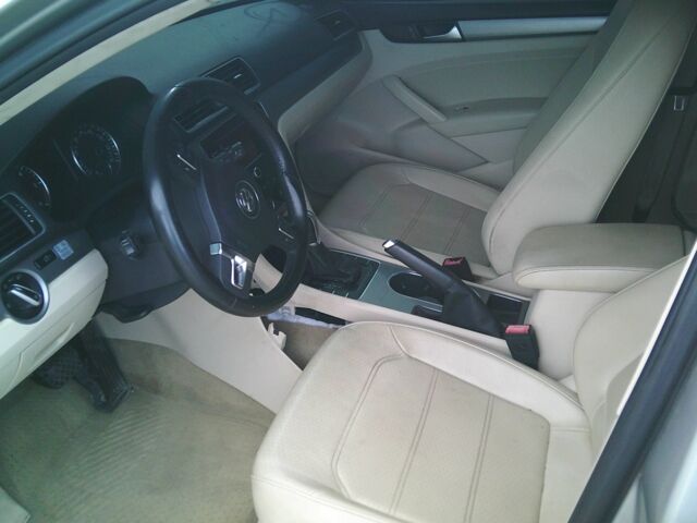 Бежевый Фольксваген Пассат, объемом двигателя 2 л и пробегом 178 тыс. км за 8999 $, фото 21 на Automoto.ua