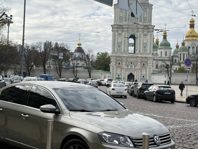 Бежевый Фольксваген Пассат, объемом двигателя 2 л и пробегом 278 тыс. км за 13000 $, фото 10 на Automoto.ua