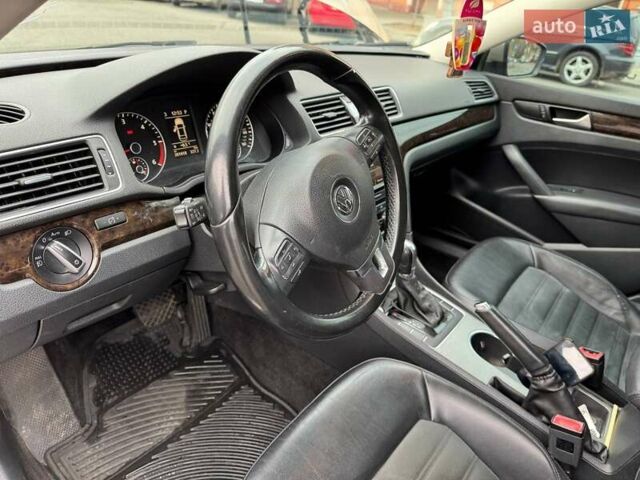 Бежевый Фольксваген Пассат, объемом двигателя 2 л и пробегом 220 тыс. км за 13400 $, фото 4 на Automoto.ua